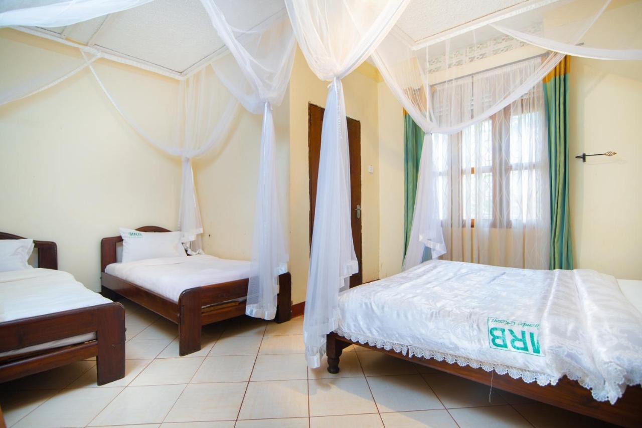 Mirembe Resort Beach Hotel Kalangala Exterior foto