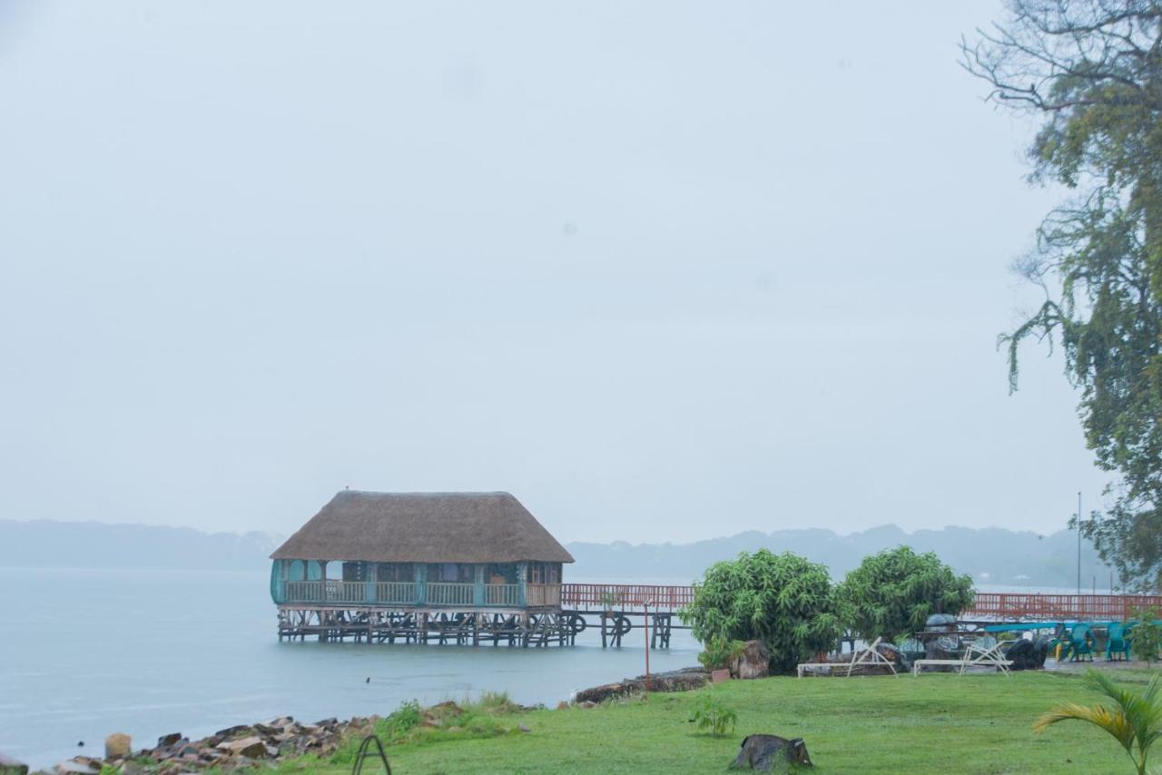 Mirembe Resort Beach Hotel Kalangala Exterior foto
