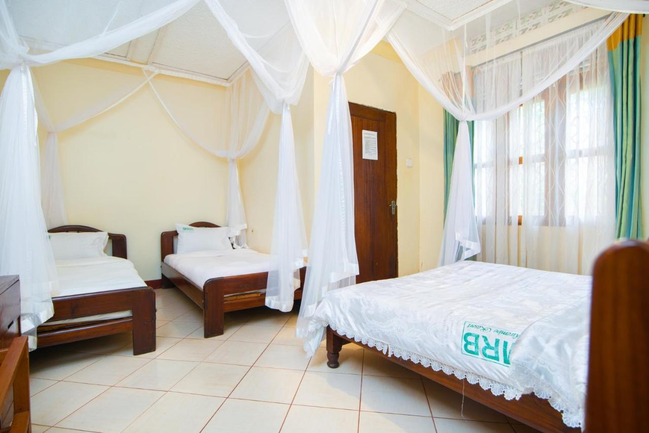 Mirembe Resort Beach Hotel Kalangala Exterior foto