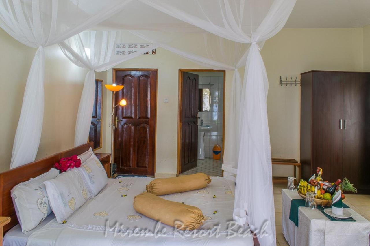 Mirembe Resort Beach Hotel Kalangala Exterior foto