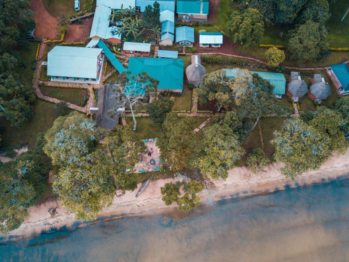 Mirembe Resort Beach Hotel Kalangala Exterior foto